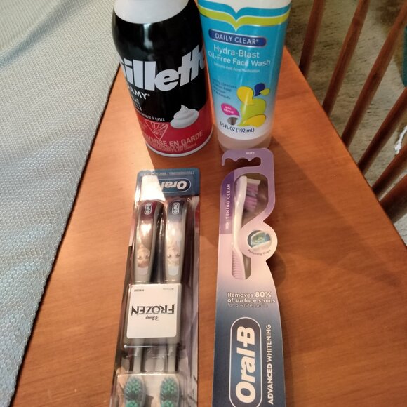 NEW - Miscellaneous Health & Beauty Lot - Whole lot $8 - Picture 2 of 3
